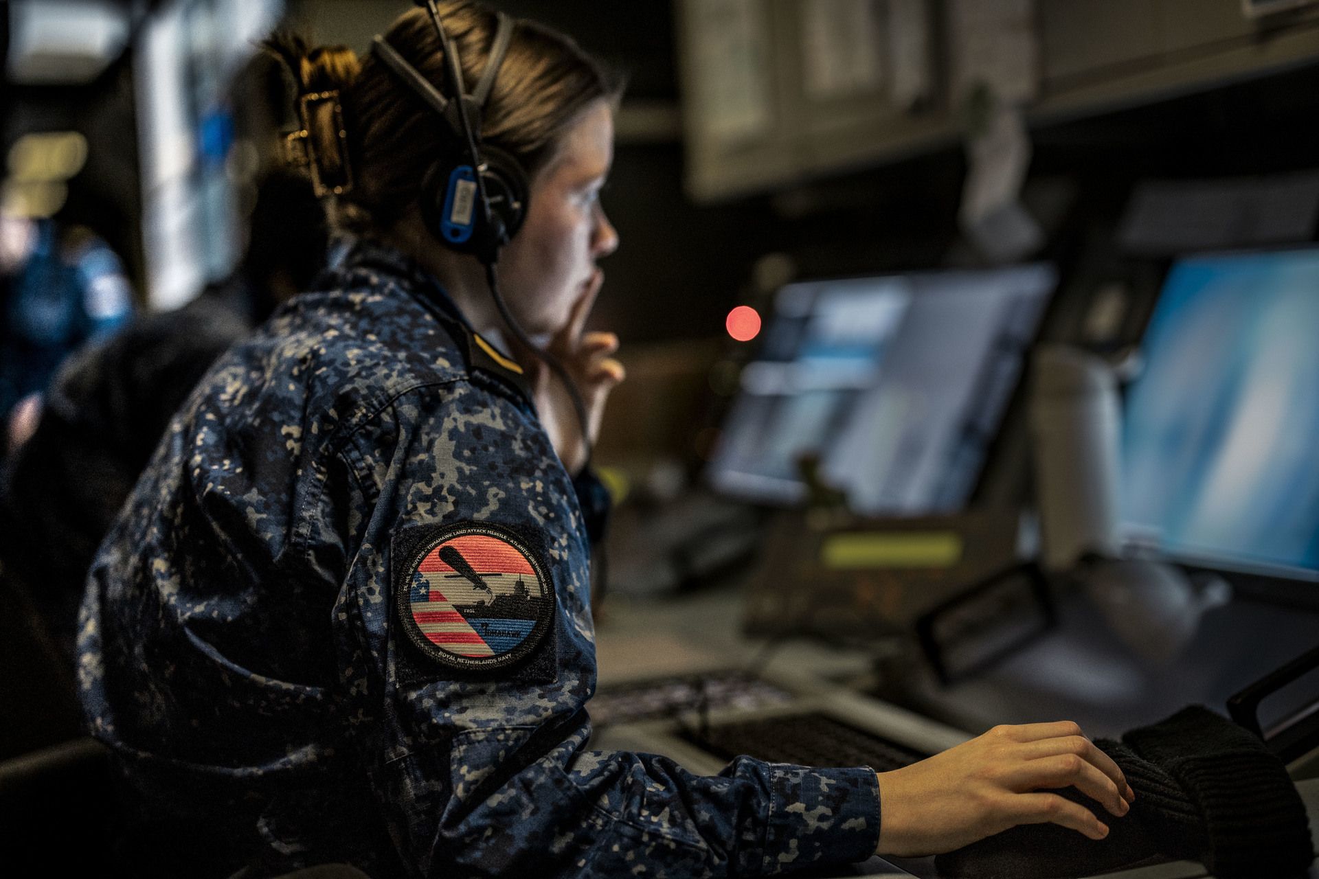 Norfolk, 10 maart 2025Op Zr. Ms. de Ruyter worden werkzaamheden uitgevoerd in de commando centrale ter voorbereiding op de Tomahawk lanceringFoto: Werkzaamheden commando centrale